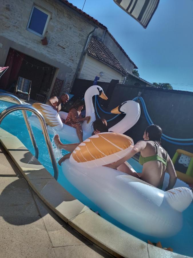 Bed and Breakfast Grande Chambre D'Hote Pour 4 A 5 Personnes Chef-Boutonne Екстер'єр фото