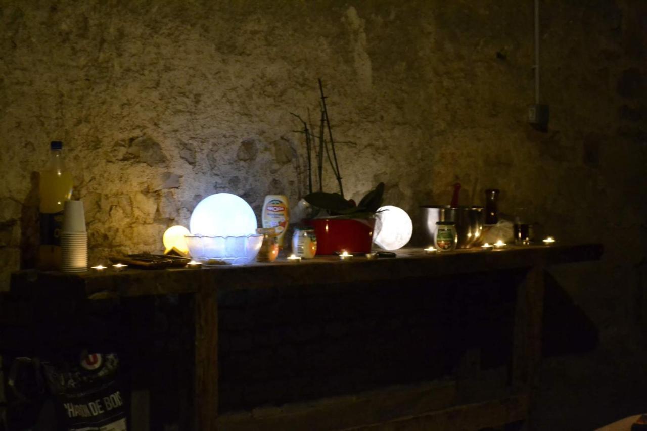 Bed and Breakfast Grande Chambre D'Hote Pour 4 A 5 Personnes Chef-Boutonne Екстер'єр фото